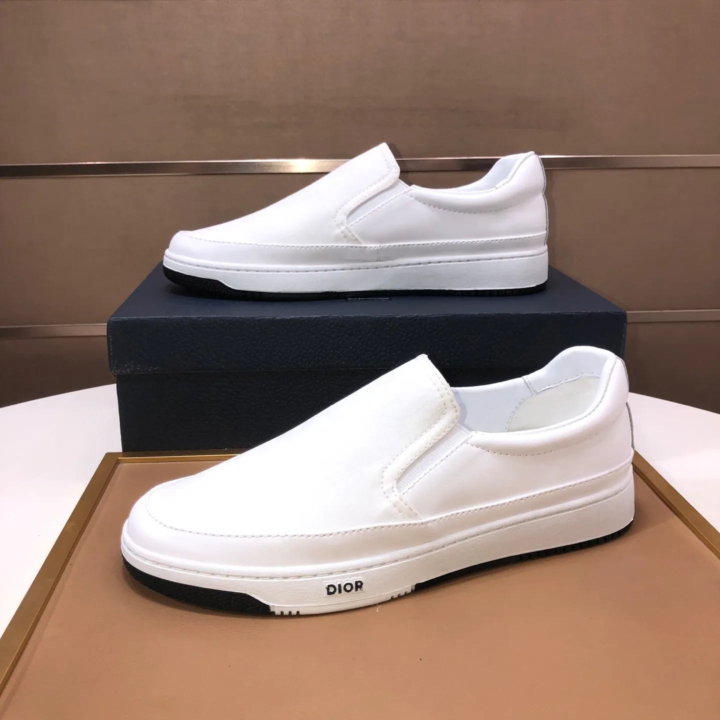 Men's shoes💰420💰【Dior】Official website global debut 🔝The latest masterpiece of high-end men's shoes brand: original special cloth fabric imported from Italy + imported sheepskin lining🔥Original toe-cap rubber outsole Soft and comfortable, making walking more convenient and comfortable! Size: 38-44 (45 can be customized)